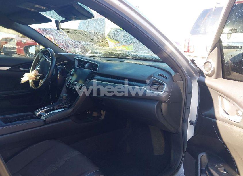 Photo 5 of 2019 Honda Civic SPORT (VIN 2HGFC2F85KH605786)