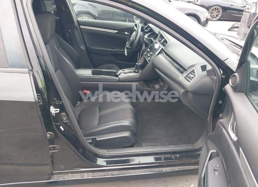 Photo 5 of 2019 Honda Civic SPORT (VIN 2HGFC2F86KH551835)