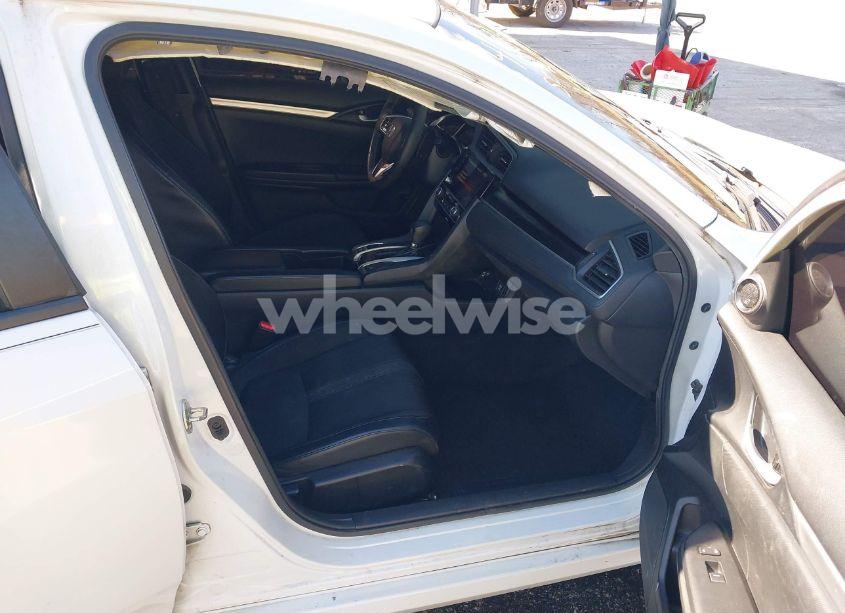 Photo 5 of 2019 Honda Civic SPORT (VIN 2HGFC2F86KH558347)