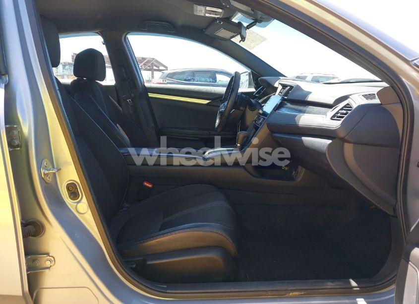 Photo 5 of 2019 Honda Civic SPORT (VIN 2HGFC2F86KH605828)