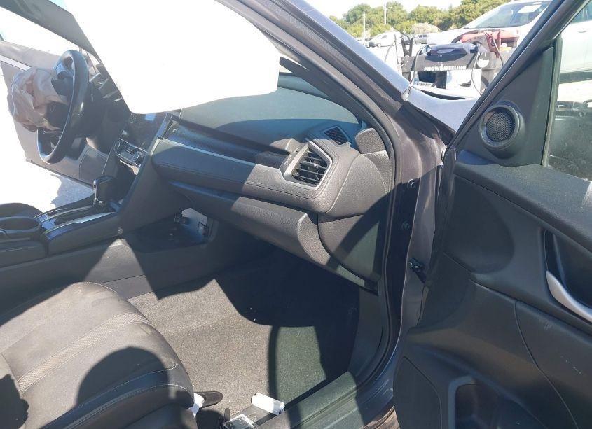 Photo 5 of 2020 Honda Civic SPORT (VIN 2HGFC2F86LH533773)