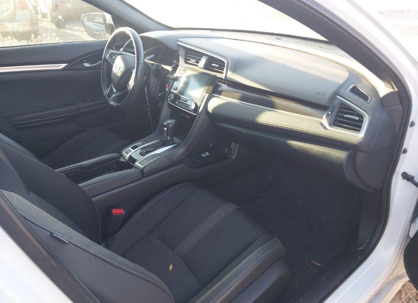 Photo 5 of 2020 Honda Civic SPORT (VIN 2HGFC2F86LH568443)