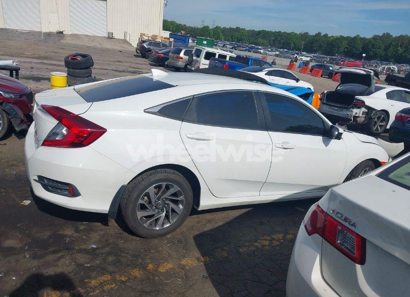 Photo 13 of 2018 Honda Civic EX (VIN 2HGFC2F87JH570618)