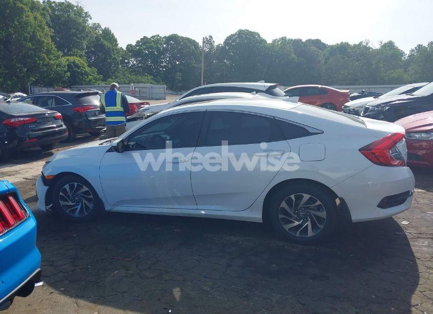 Photo 14 of 2018 Honda Civic EX (VIN 2HGFC2F87JH570618)