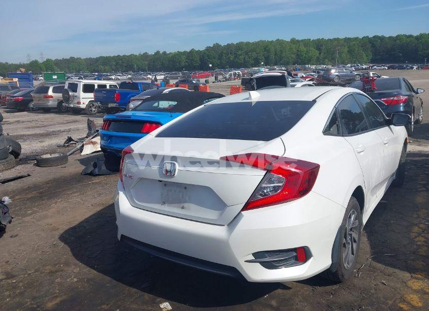 Photo 4 of 2018 Honda Civic EX (VIN 2HGFC2F87JH570618)