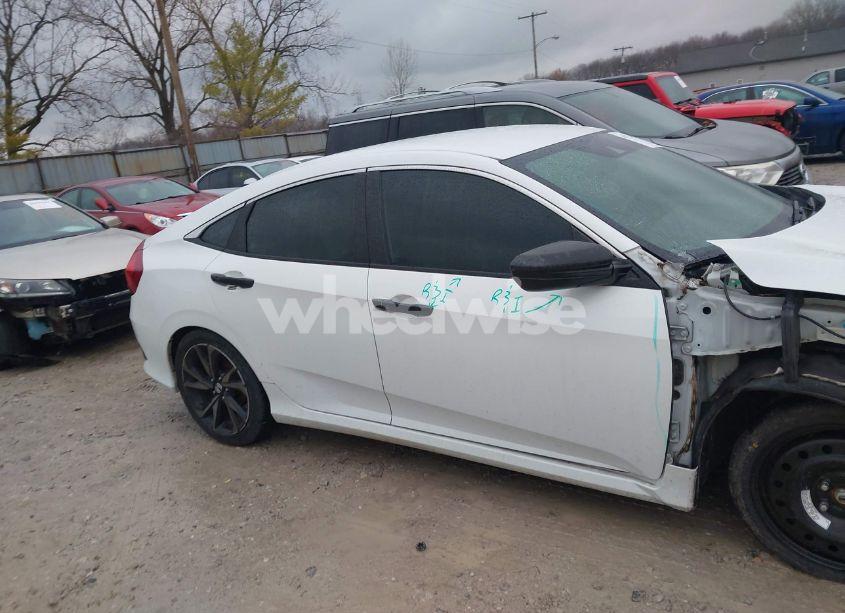 Photo 14 of 2019 Honda Civic SPORT (VIN 2HGFC2F87KH556610)