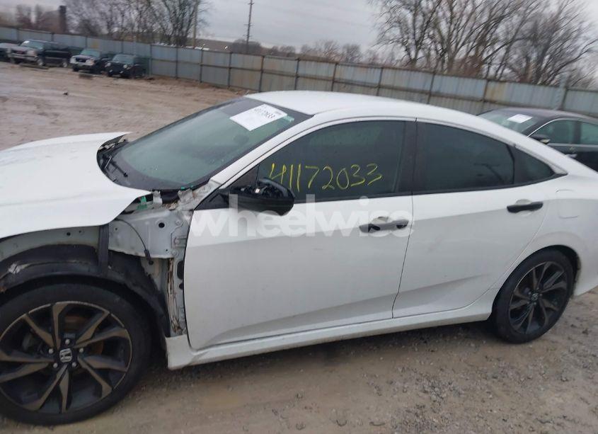 Photo 15 of 2019 Honda Civic SPORT (VIN 2HGFC2F87KH556610)