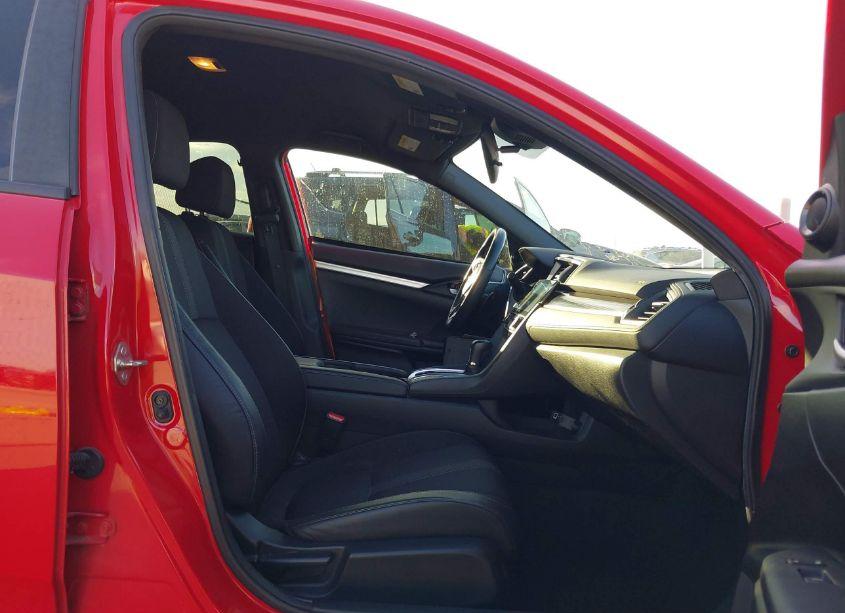 Photo 5 of 2019 Honda Civic SPORT (VIN 2HGFC2F87KH593821)