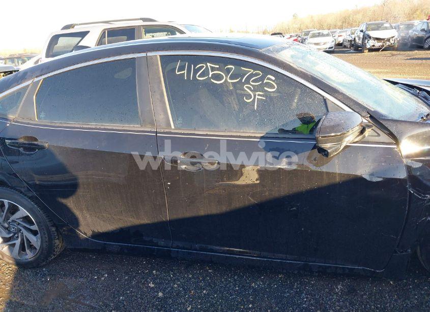 Photo 13 of 2018 Honda Civic EX (VIN 2HGFC2F88JH521492)