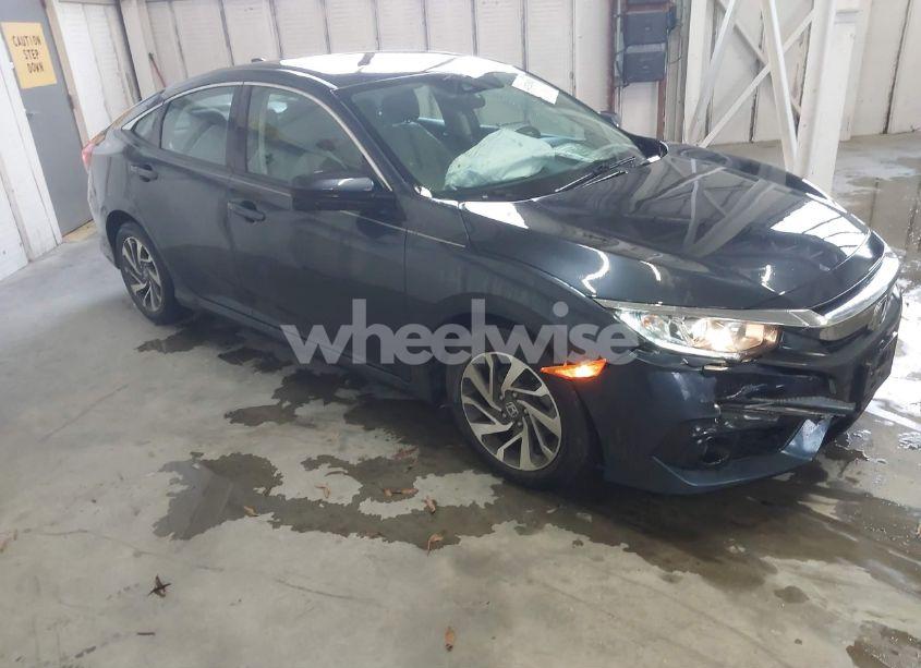 2018 Honda Civic EX (VIN 2HGFC2F88JH552063) main photo