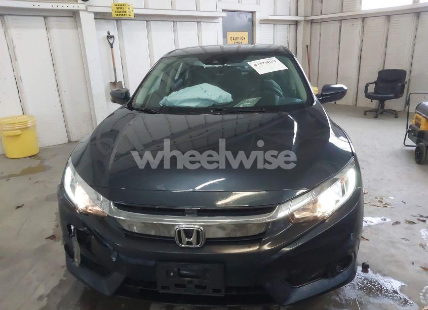 Photo 12 of 2018 Honda Civic EX (VIN 2HGFC2F88JH552063)