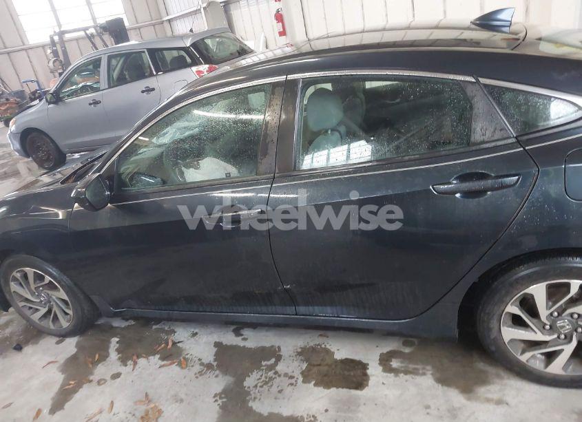 Photo 14 of 2018 Honda Civic EX (VIN 2HGFC2F88JH552063)