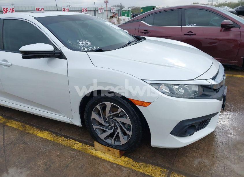 Photo 6 of 2018 Honda Civic EX (VIN 2HGFC2F88JH561894)