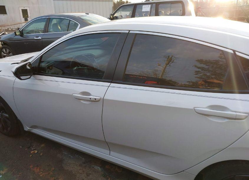 Photo 14 of 2019 Honda Civic SPORT (VIN 2HGFC2F88KH505522)