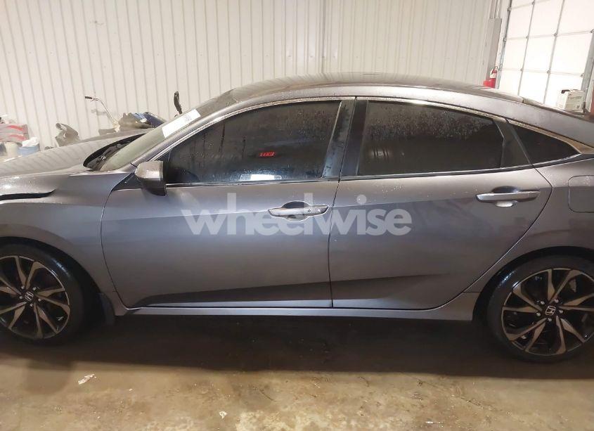 Photo 15 of 2019 Honda Civic SPORT (VIN 2HGFC2F88KH517881)