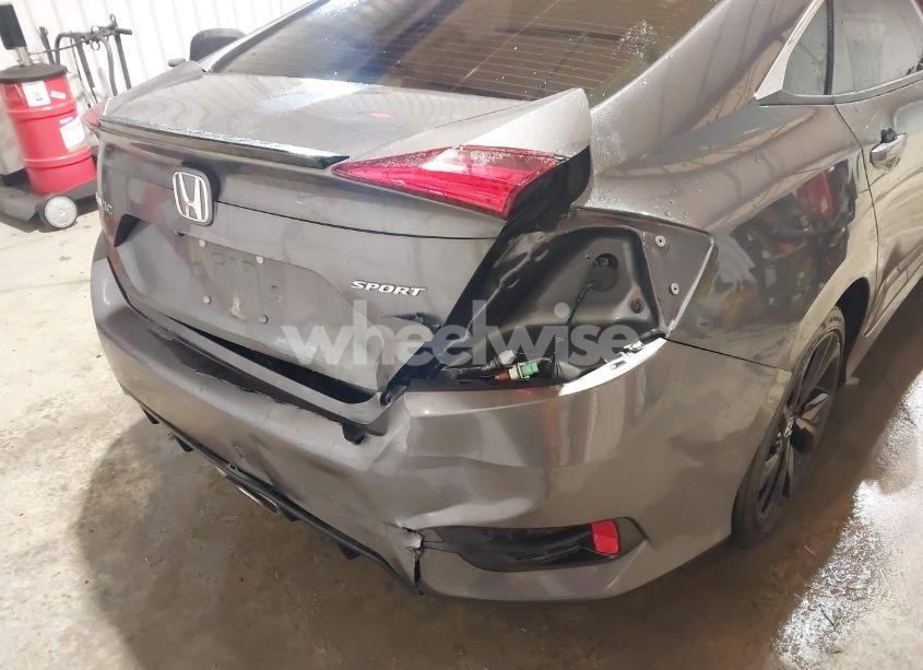 Photo 18 of 2019 Honda Civic SPORT (VIN 2HGFC2F88KH517881)