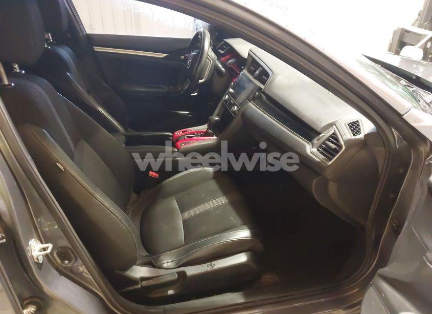 Photo 5 of 2019 Honda Civic SPORT (VIN 2HGFC2F88KH517881)