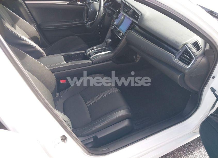 Photo 5 of 2019 Honda Civic SPORT (VIN 2HGFC2F88KH602087)