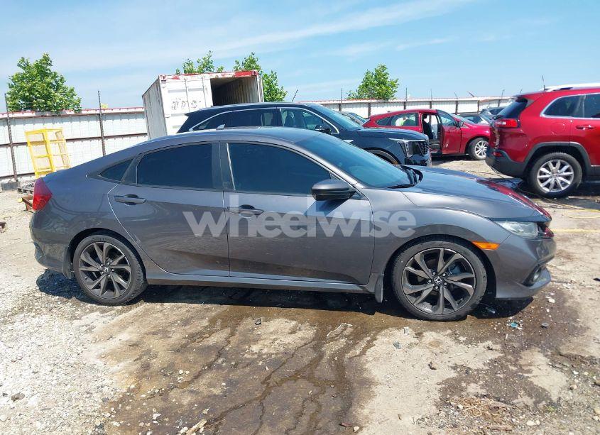 Photo 13 of 2019 Honda Civic SPORT (VIN 2HGFC2F8XKH554639)