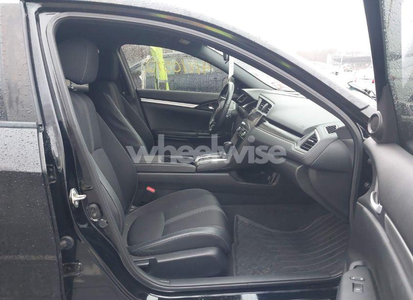 Photo 5 of 2019 Honda Civic SPORT (VIN 2HGFC2F8XKH590993)