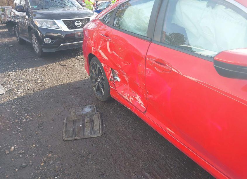 Photo 6 of 2019 Honda Civic SPORT (VIN 2HGFC2F8XKH605007)