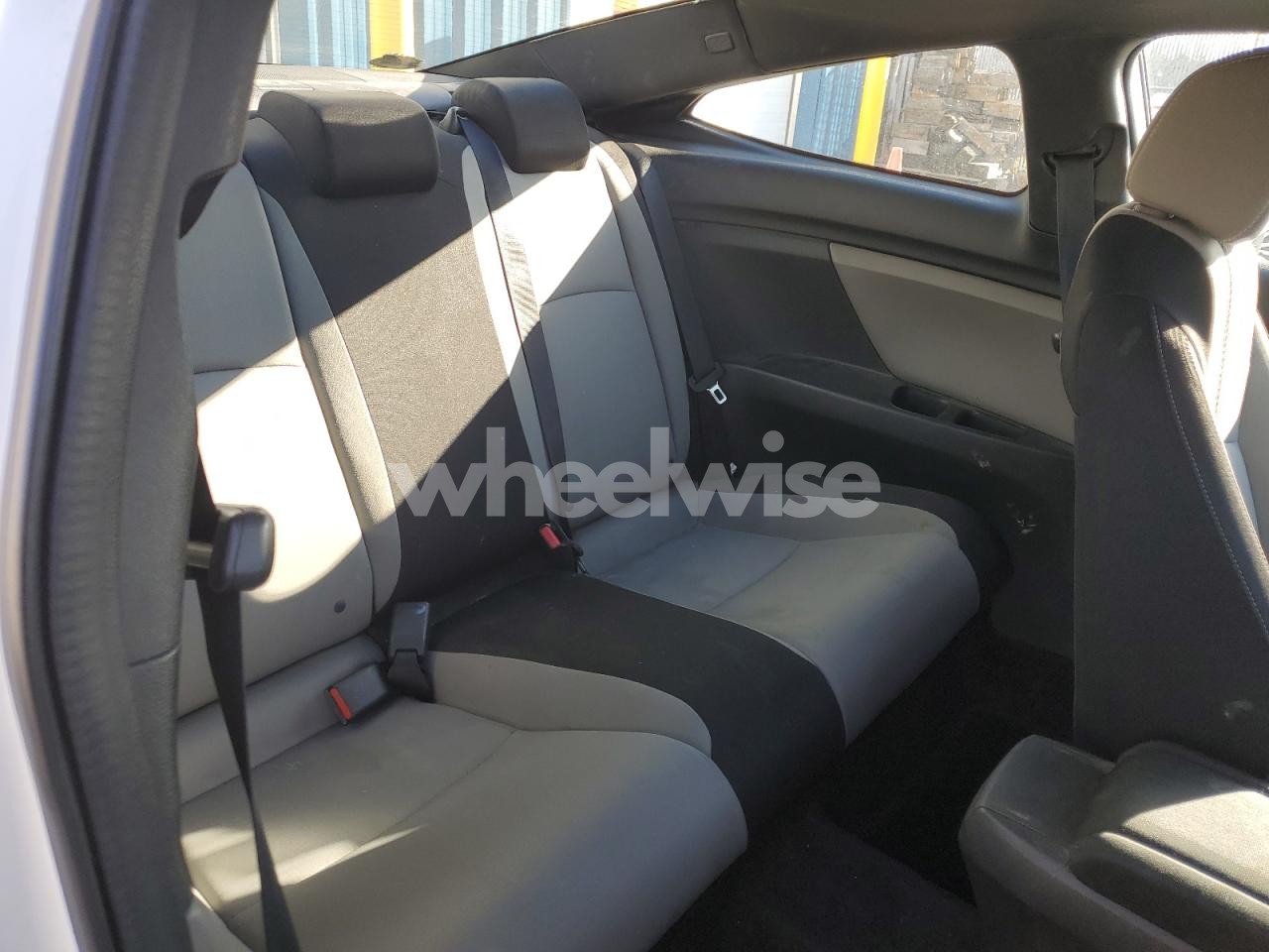 Photo 10 of 2018 HONDA CIVIC EX (VIN 2HGFC3A36JH450164)