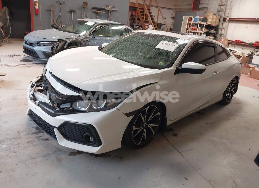Photo 2 of 2018 Honda Civic SI (VIN 2HGFC3A59JH752498)