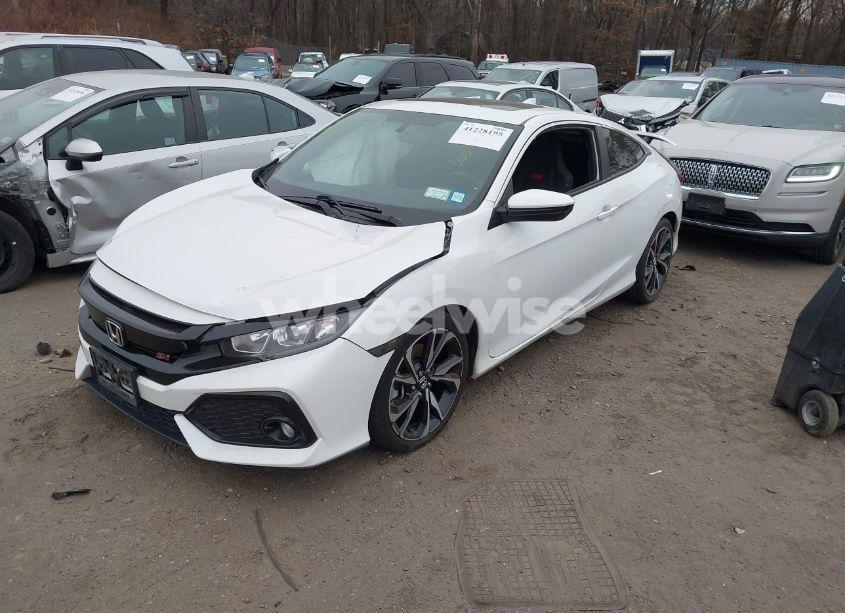 Photo 2 of 2018 Honda Civic SI (VIN 2HGFC3A5XJH756558)