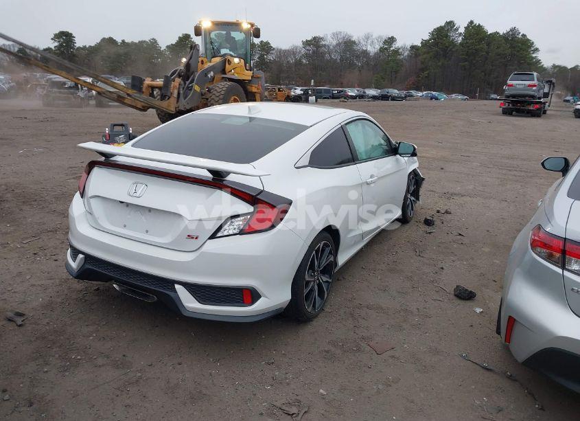 Photo 4 of 2018 Honda Civic SI (VIN 2HGFC3A5XJH756558)