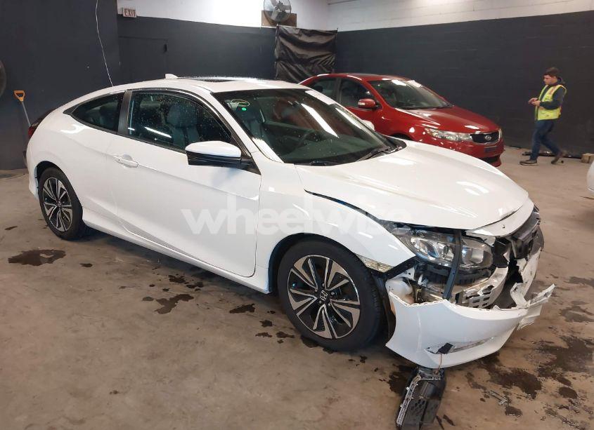2016 Honda Civic EX-T (VIN 2HGFC3B30GH350536) main photo