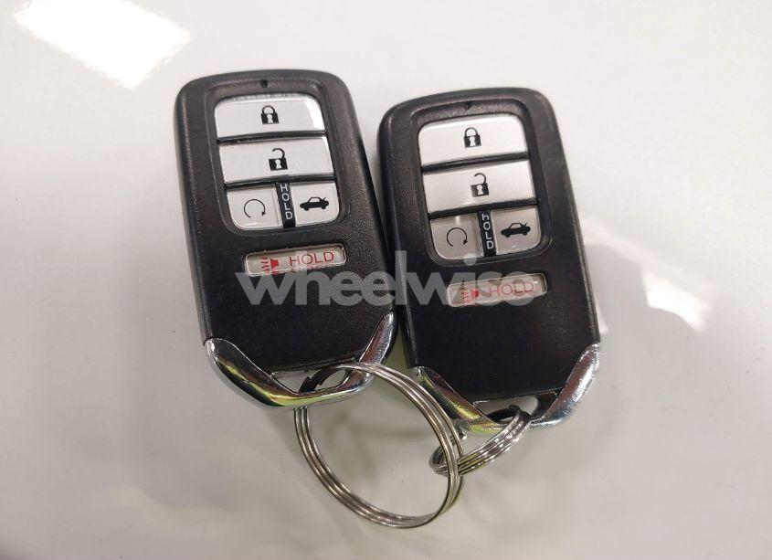 Photo 11 of 2016 Honda Civic EX-T (VIN 2HGFC3B30GH350536)