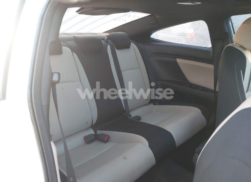 Photo 8 of 2016 Honda Civic EX-T (VIN 2HGFC3B30GH353484)