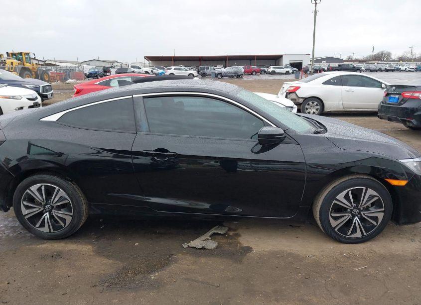 Photo 13 of 2018 Honda Civic EX-T (VIN 2HGFC3B30JH352696)