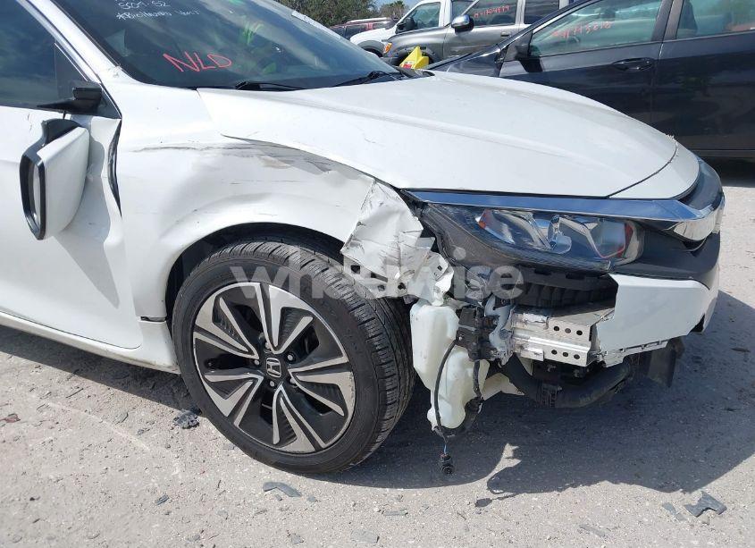 Photo 6 of 2018 Honda Civic EX-T (VIN 2HGFC3B34JH355343)