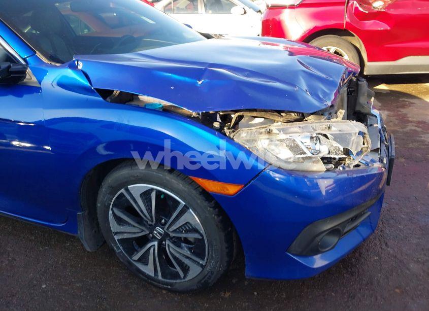 Photo 6 of 2018 Honda Civic EX-T (VIN 2HGFC3B34JH355813)