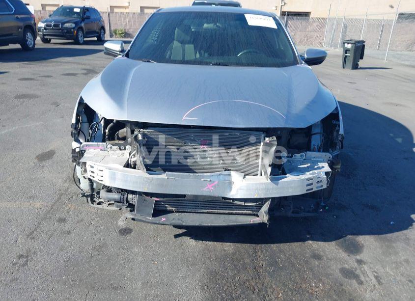 Photo 12 of 2018 Honda Civic EX-T (VIN 2HGFC3B36JH353237)