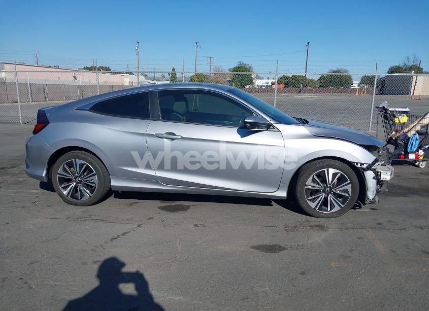 Photo 13 of 2018 Honda Civic EX-T (VIN 2HGFC3B36JH353237)