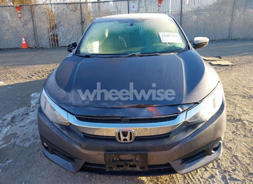 Photo 12 of 2018 Honda Civic EX-T (VIN 2HGFC3B36JH355781)