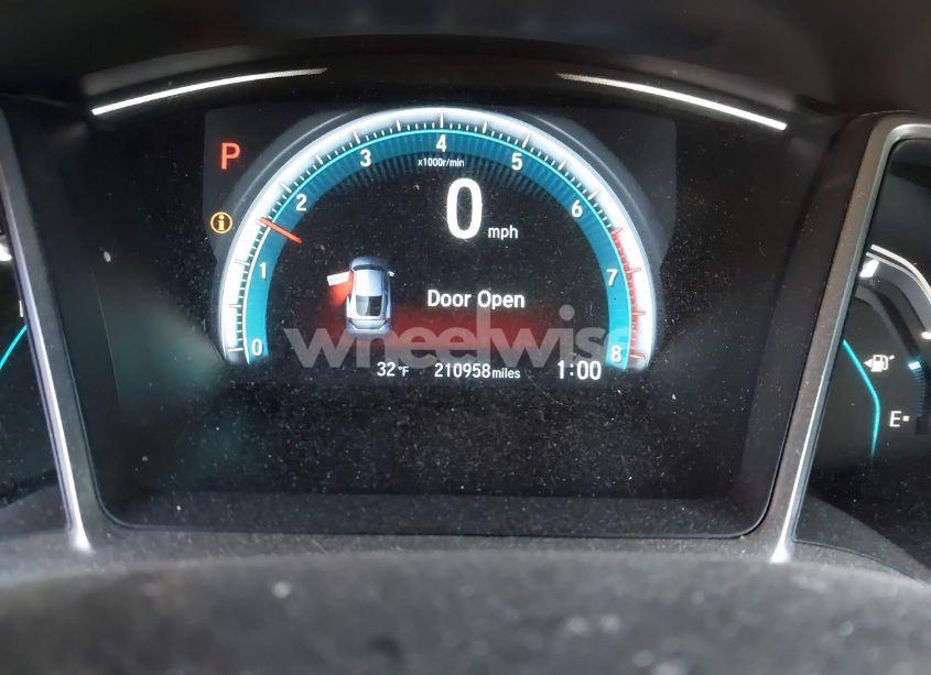 Photo 16 of 2018 Honda Civic EX-T (VIN 2HGFC3B38JH351277)