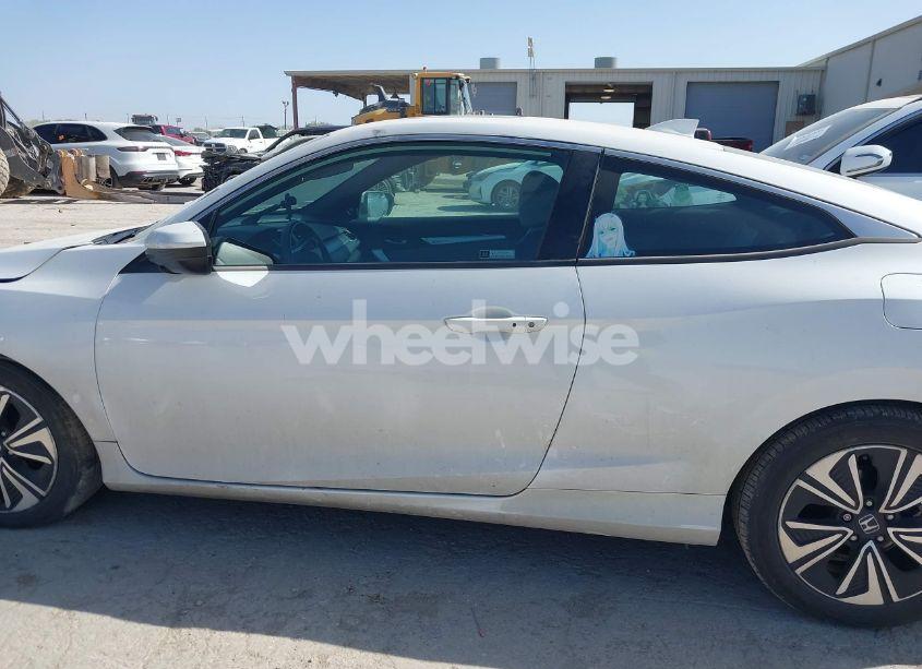 Photo 15 of 2018 Honda Civic EX-T (VIN 2HGFC3B39JH353247)