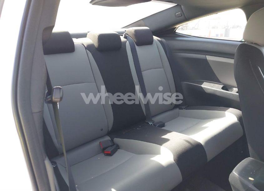 Photo 8 of 2018 Honda Civic EX-T (VIN 2HGFC3B39JH353247)