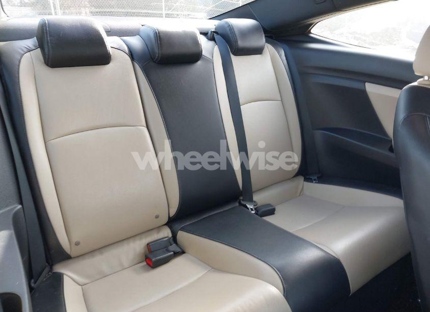 Photo 8 of 2016 Honda Civic EX-L (VIN 2HGFC3B71GH350418)
