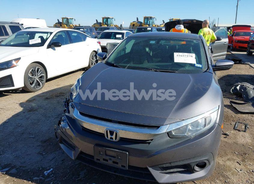 Photo 13 of 2018 Honda Civic EX-L (VIN 2HGFC3B72JH355439)