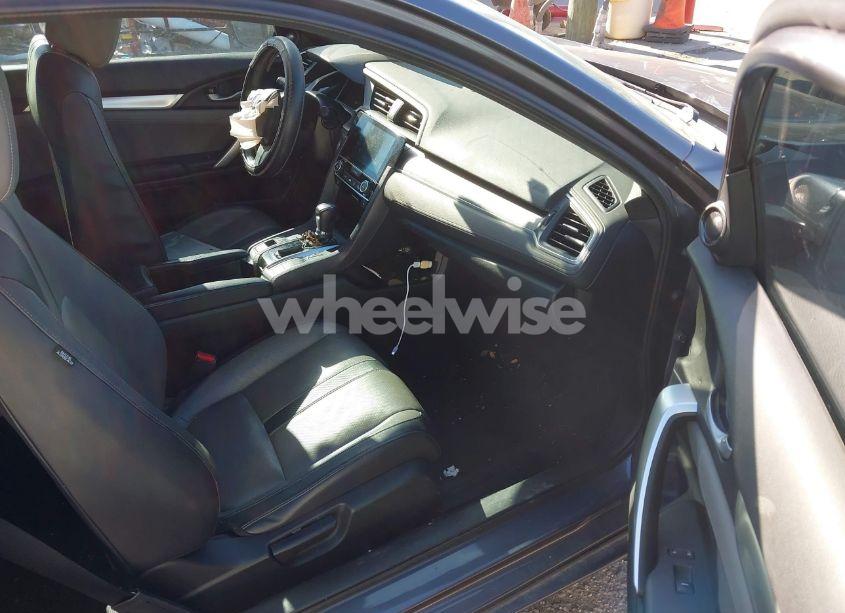 Photo 5 of 2018 Honda Civic EX-L (VIN 2HGFC3B72JH355439)