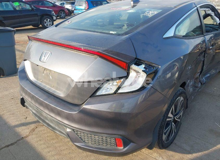 Photo 18 of 2018 Honda Civic EX-L (VIN 2HGFC3B73JH357135)