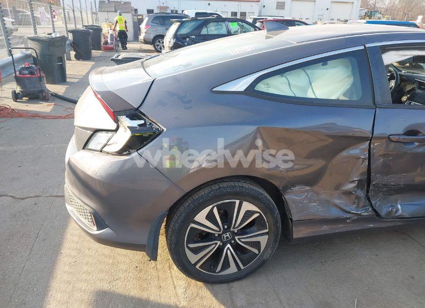 Photo 6 of 2018 Honda Civic EX-L (VIN 2HGFC3B73JH357135)