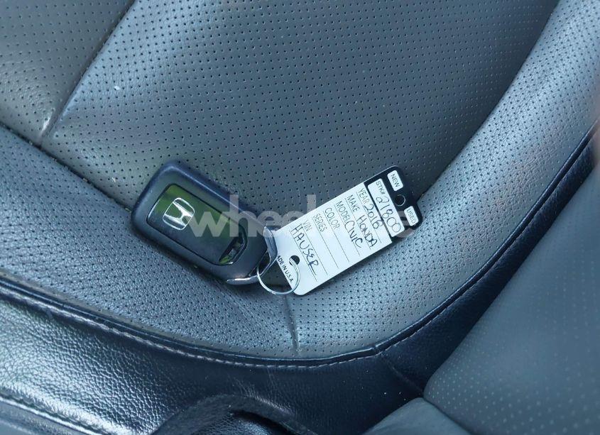 Photo 11 of 2018 Honda Civic EX-L (VIN 2HGFC3B76JH352964)