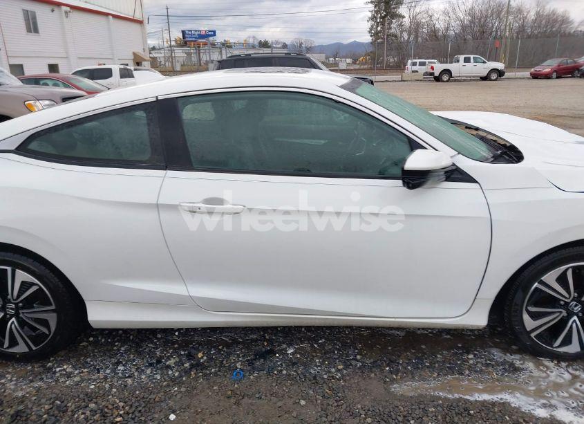 Photo 13 of 2018 Honda Civic EX-L (VIN 2HGFC3B76JH352964)