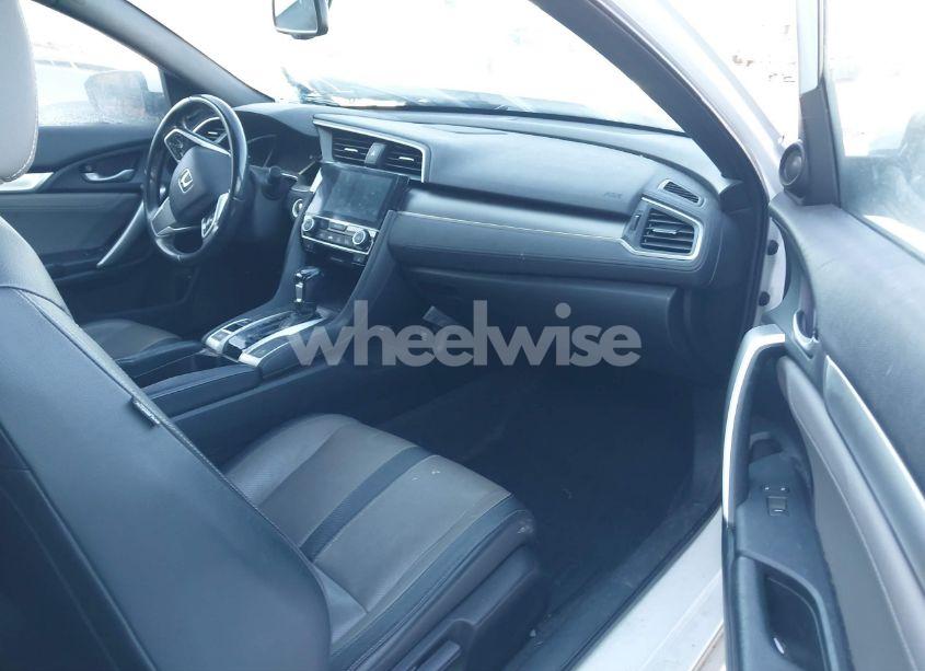 Photo 5 of 2018 Honda Civic EX-L (VIN 2HGFC3B76JH352964)