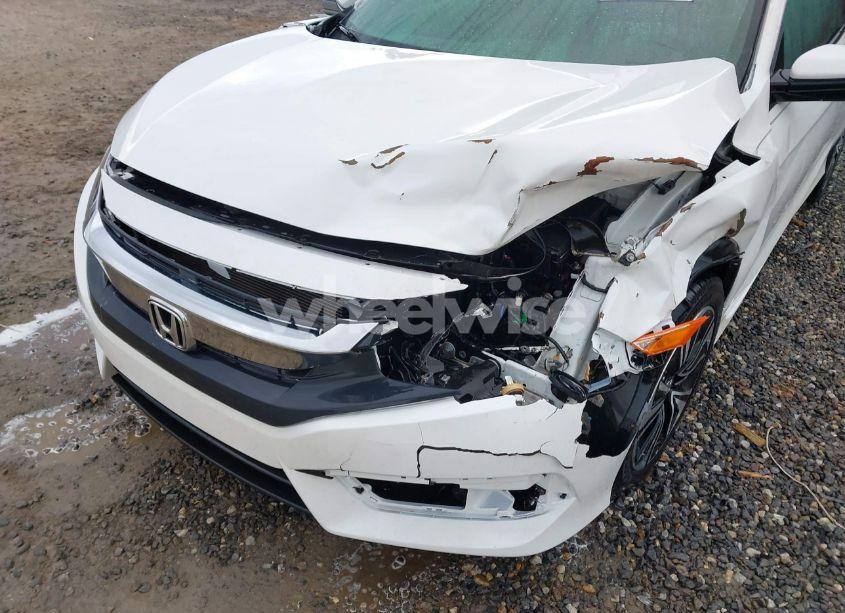 Photo 6 of 2018 Honda Civic EX-L (VIN 2HGFC3B76JH352964)